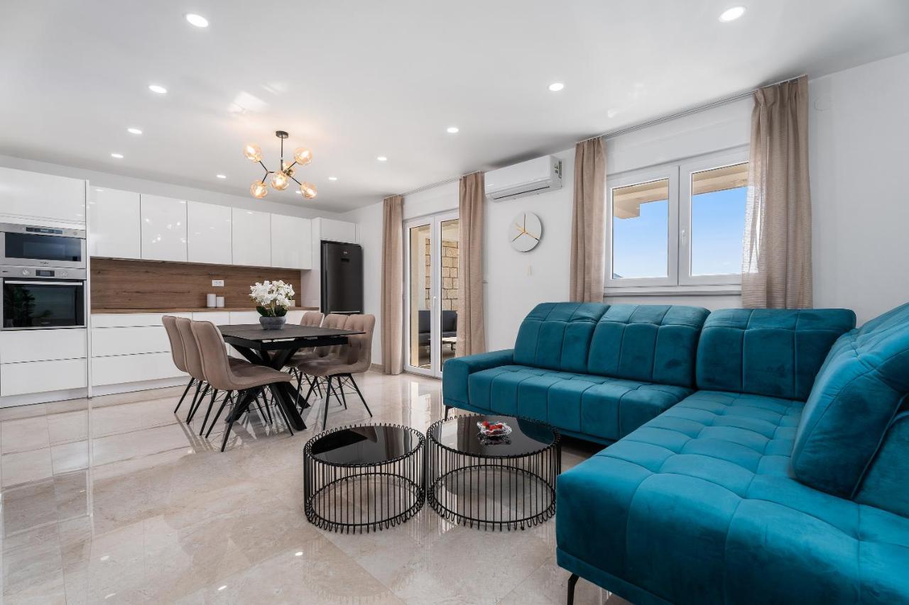 Apartmani Marko Omiš Zewnętrze zdjęcie