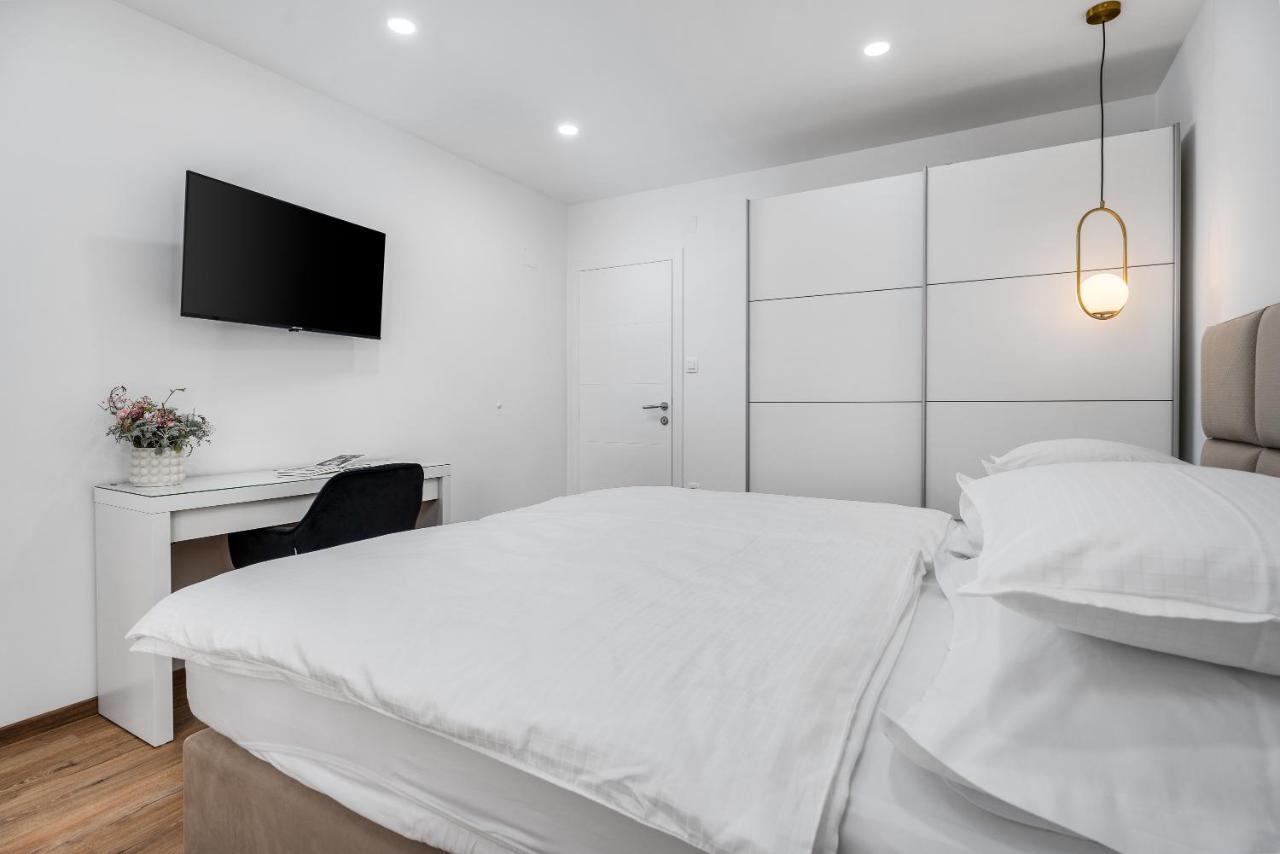 Apartmani Marko Omiš Zewnętrze zdjęcie