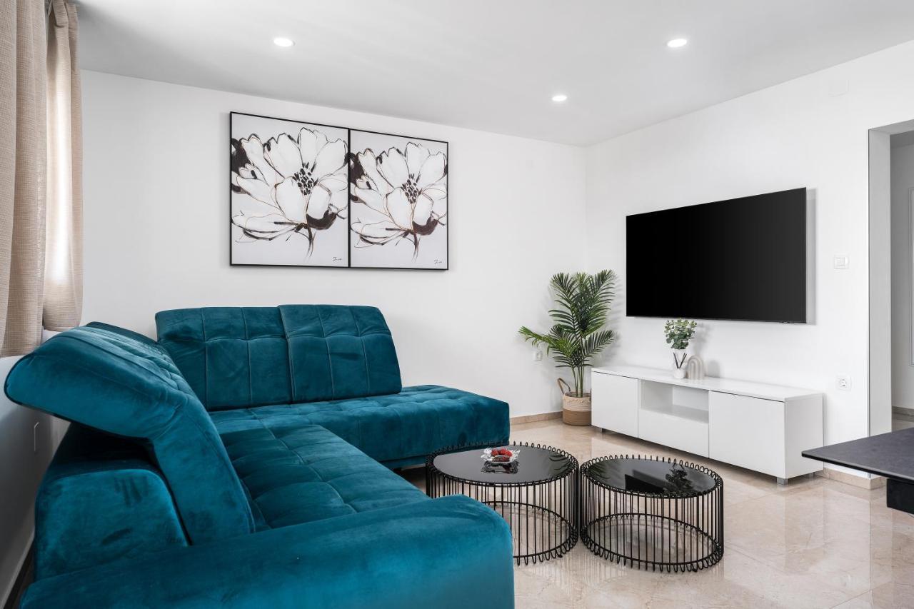Apartmani Marko Omiš Zewnętrze zdjęcie
